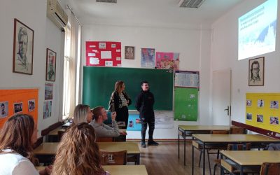 Огледни час